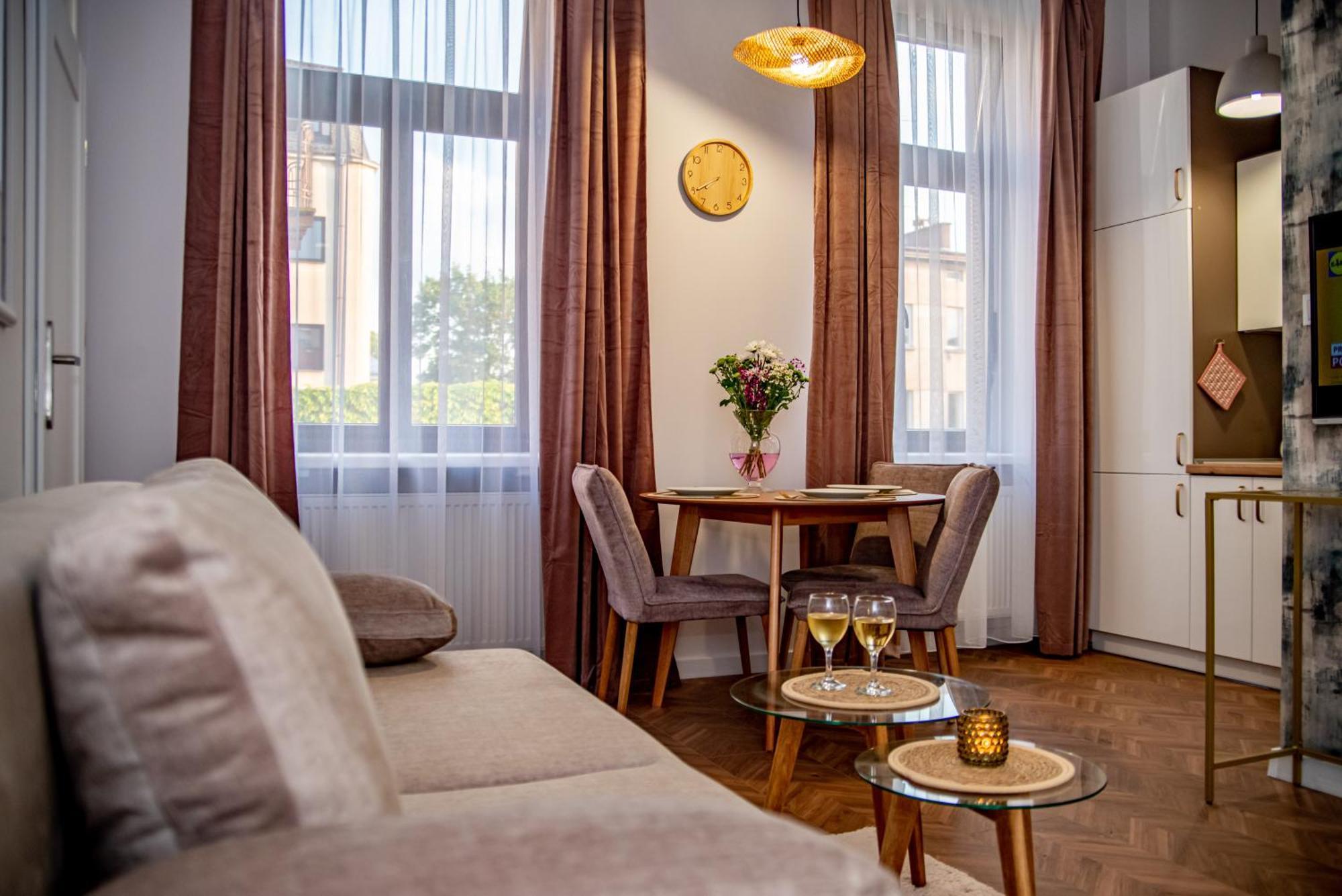 Apartments Czestochowa - Sloneczna Kamienica Exterior foto